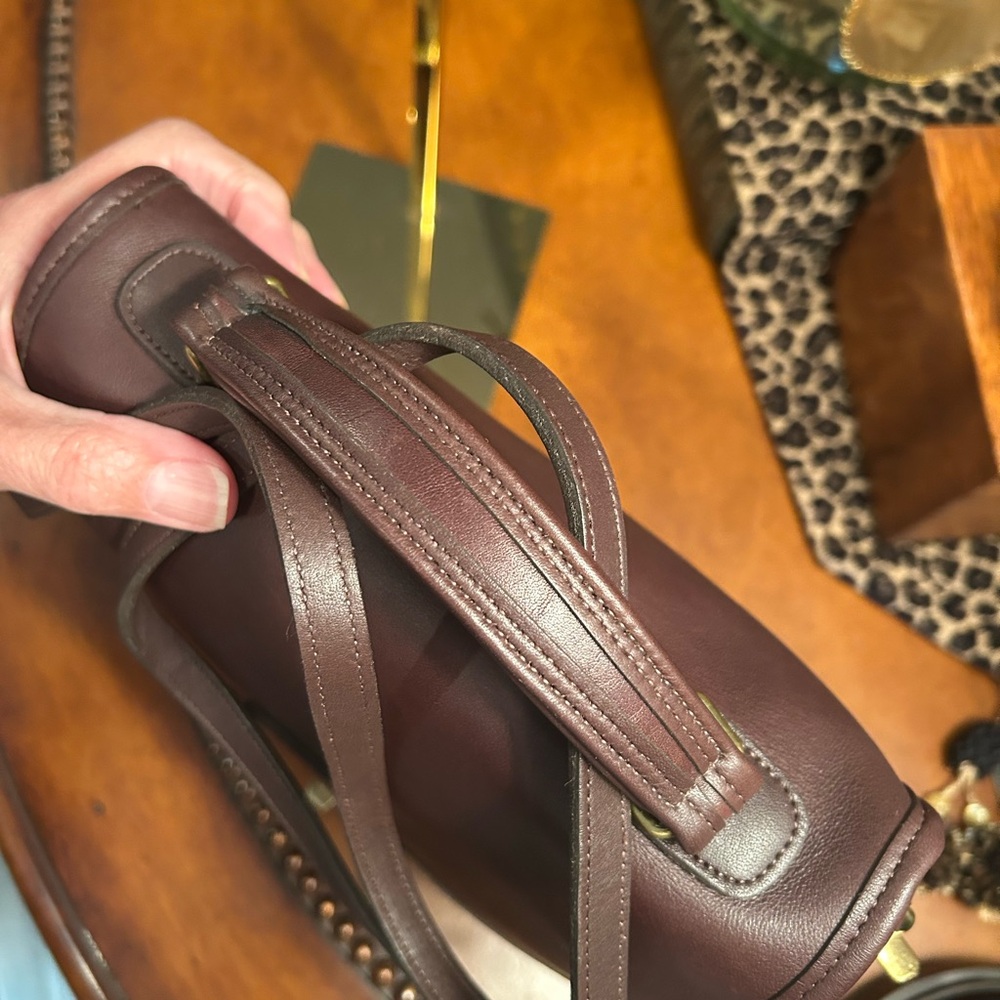 Coach Vintage Station Mahogany 1005-336
Made in US - Picture 9 of 12